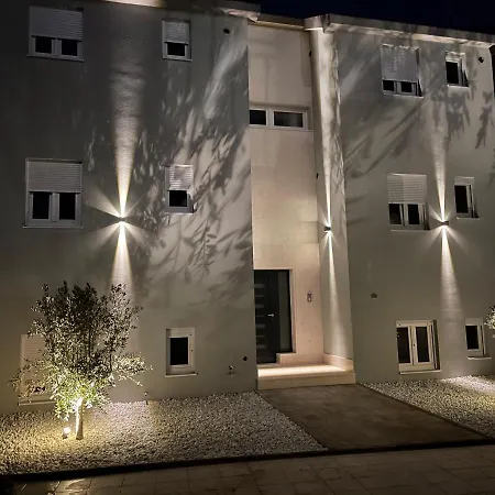 New Modern Deluxe Apartmens Domo