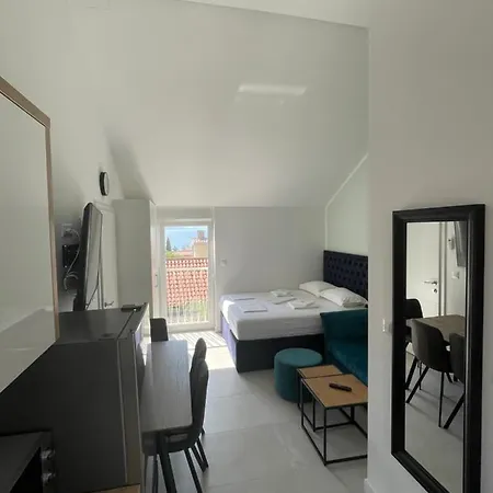 New Modern Deluxe Apartmens Domo *